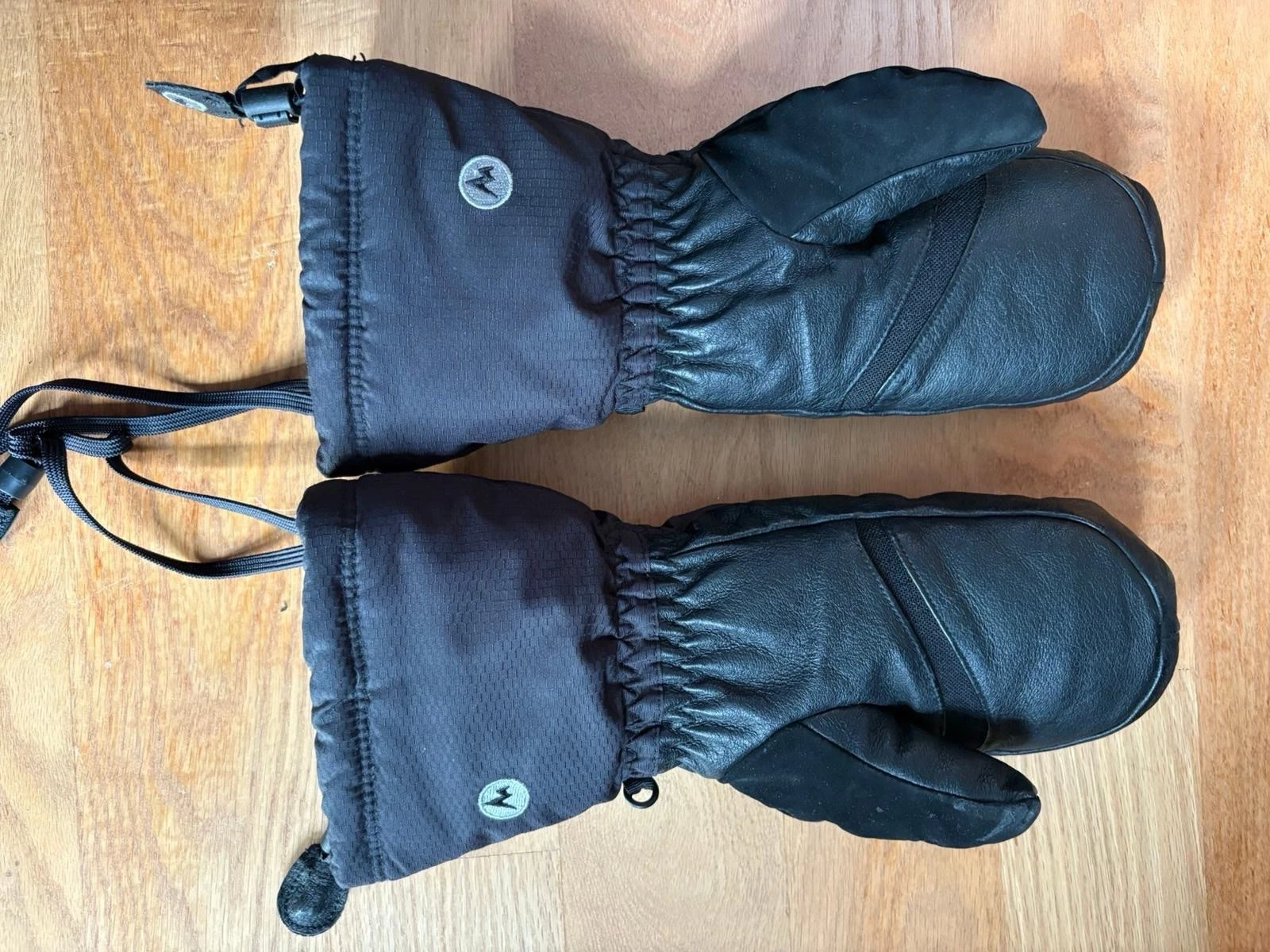 Marmot Mittens Ski Gloves Womens Size Extra Small Black Skiing Snowboarding
Opens in a new window or