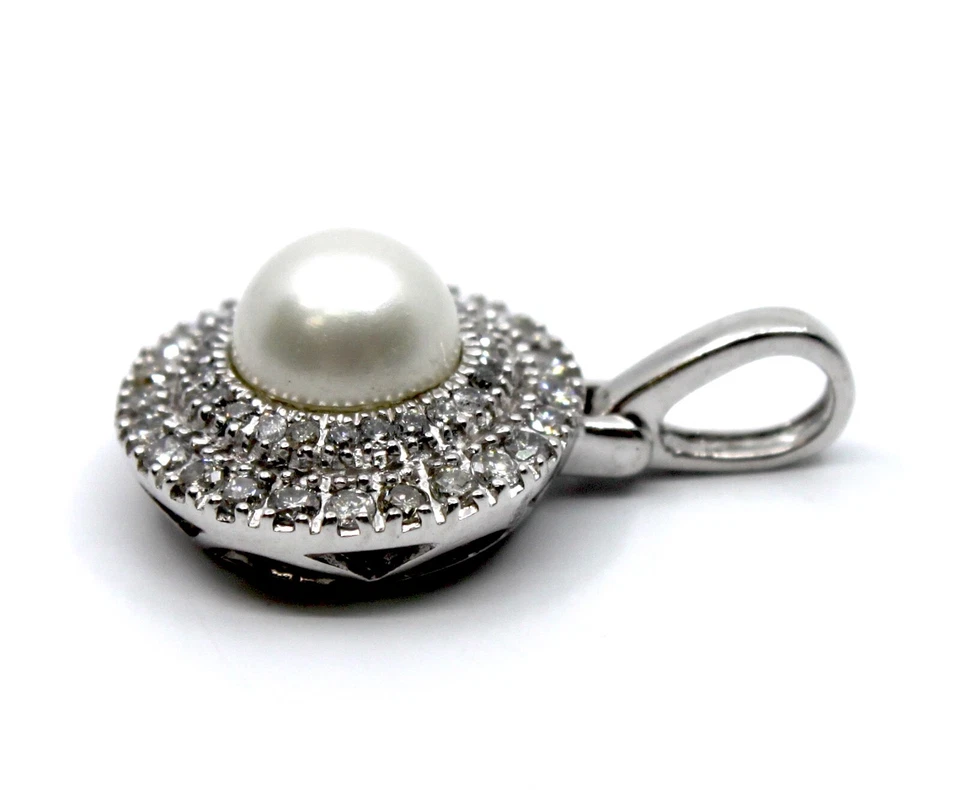 Delicado colgante redondo de diamantes y perlas naturales de oro blanco macizo de 14 k Foto 4 de 4