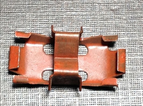 1956 Pontiac front door lower moulding clip NORS 4562113 - Picture 2 of 6