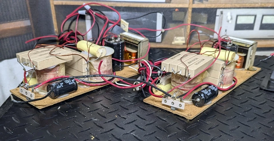 2 OEM crossovers from Carver Amazing speakers - Image 2 of 2