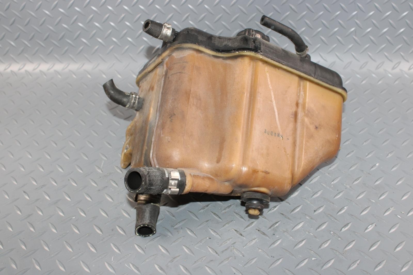 Maserati Ghibli 2014-2021 Coolant reservoir
