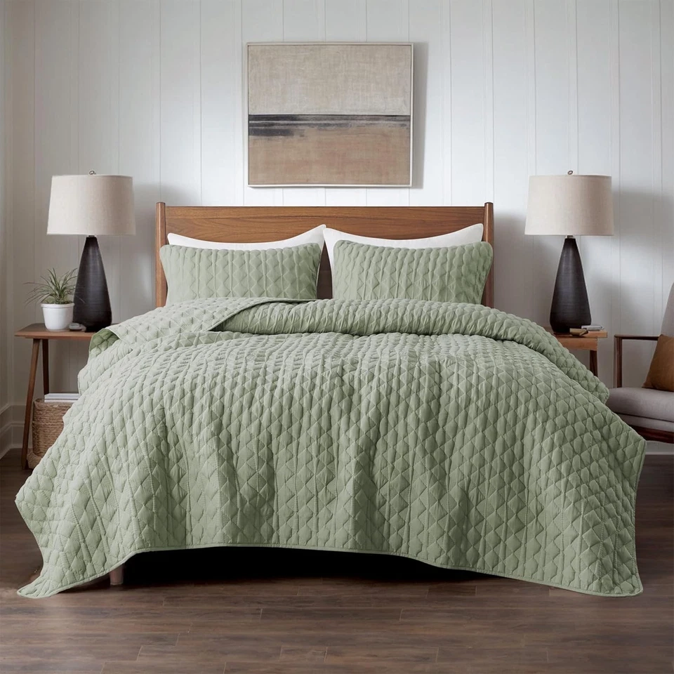 Sage Green King Size Bedding Set - 3 Pieces, Lightweight - Image 4 of 4