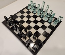 VTG Chess Set: Marble Onyx Board & Glass Tiki 32 Pieces.  Black, White, Lt Green