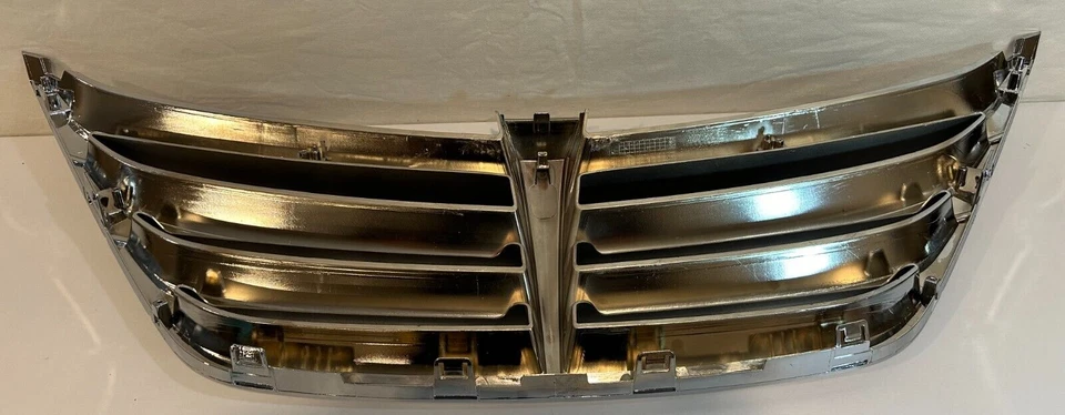 REJILLA DELANTERA OEM HYUNDAI GENESIS 2011-2014 86351-3M500 Foto 4 de 4