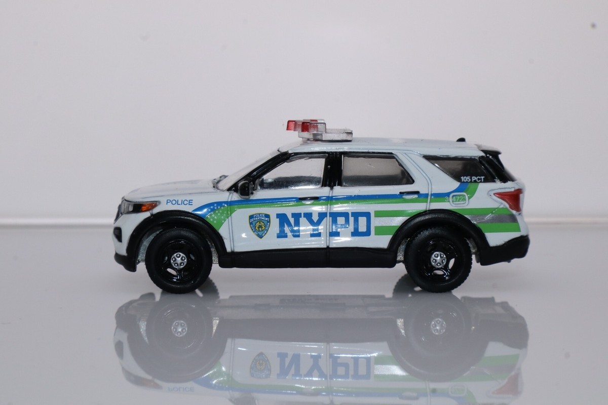 2023 Ford Explorer NYPD New York City Police Car 1:64 Scale