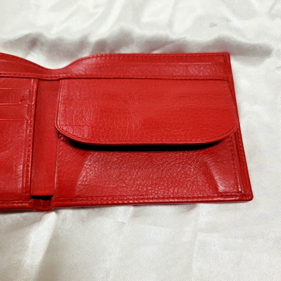 Authentic Montres Rolex Watch S.A. Geneva Red Leather Bi-Fold Wallet 60.02.55 - Image 4 of 4