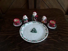Vtg 10 Pc Xmas Resin Miniature TEA SET Teapot, Cups & Saucers, & Sugar SANTA