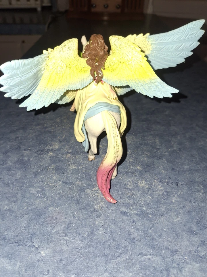 SCHLEICH 70566 Surah with glitter Pegasus, ages 5 and up, BAYALA - playset, 3 pa - Image 3 of 4