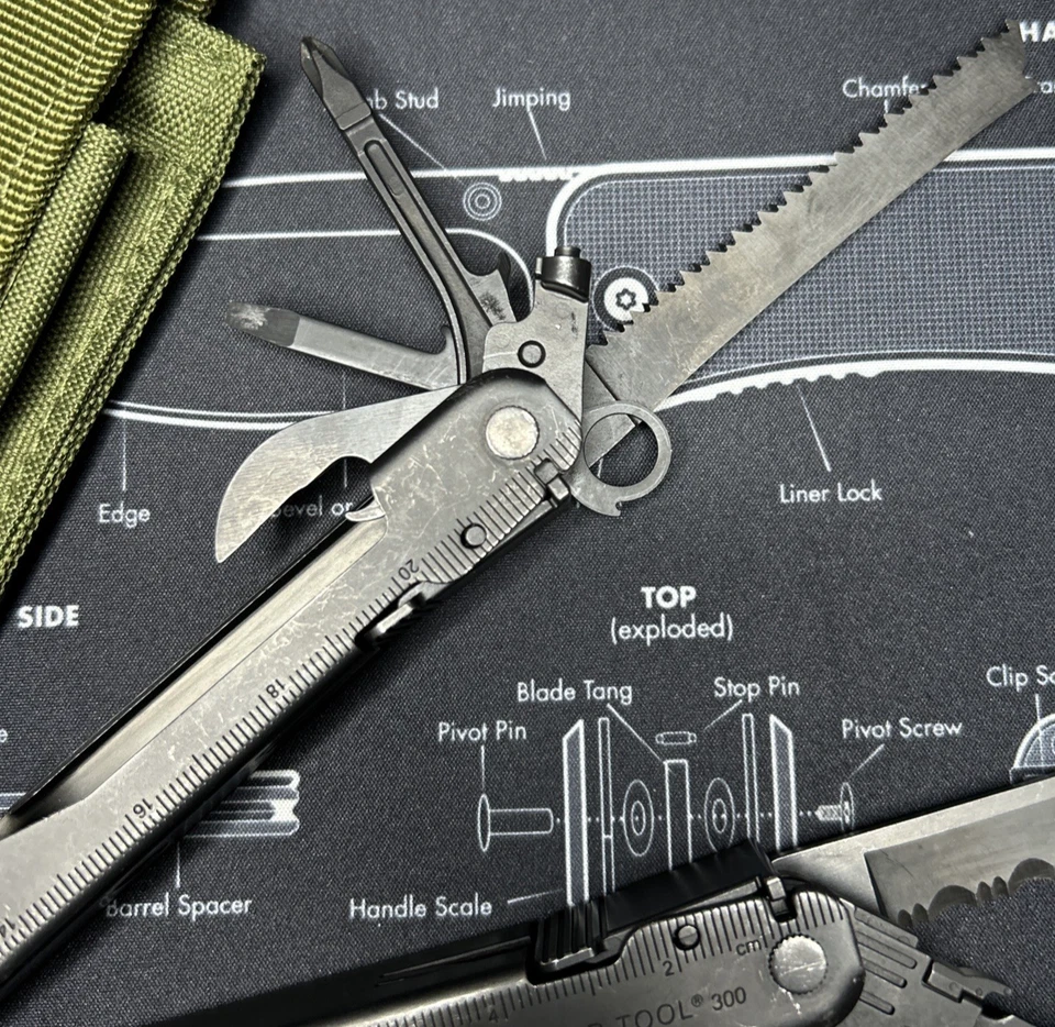 Multiherramienta Leatherman Super 300 EOD Buey Negro USADA CON FUNDA CUERPO 0121 LEER Dañada Foto 3 de 4