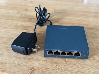 TP-Link TL-SG105 5-Port Gigabit Unmanaged Desktop Network Switch