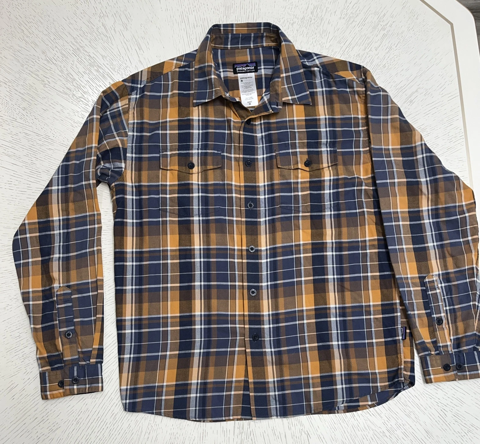 Patagonia Long Sleeve Shirt Men’s Medium Plaid Organic Cotton Casual Outdoor