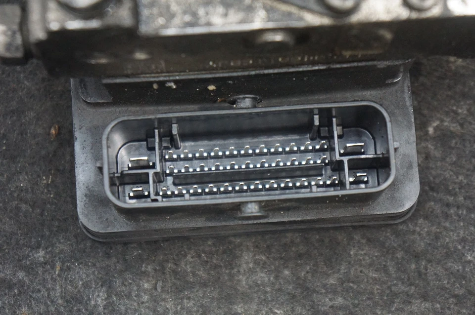 Оригинальный модуль насоса антиблокировочной системы тормоза ABS 23237319 Chevrolet Silverado 2500 3500 15-19 - Изображение 4 из 4