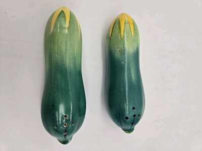 Vintage Cucumber Pickle Gourd Vegetable Salt & Pepper Shaker Set Made In Japan