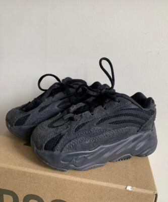 Yeezy Boost 700 V2 Vanta Infant UK 5,5