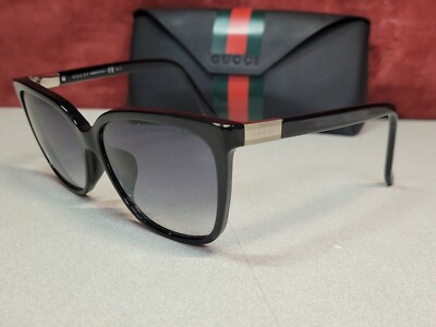 【Poto】　GUCCI GGパターン バイザー Gucci Grey GG Stitched Leather Matelassè Mini Half Moon Bag