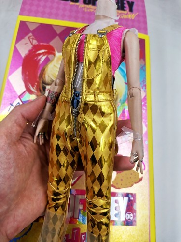 Action Body Figure Collectible HotToys 1/6 MMS565 Harley Quinn 4.0 Birds of Prey - Picture 3 of 4