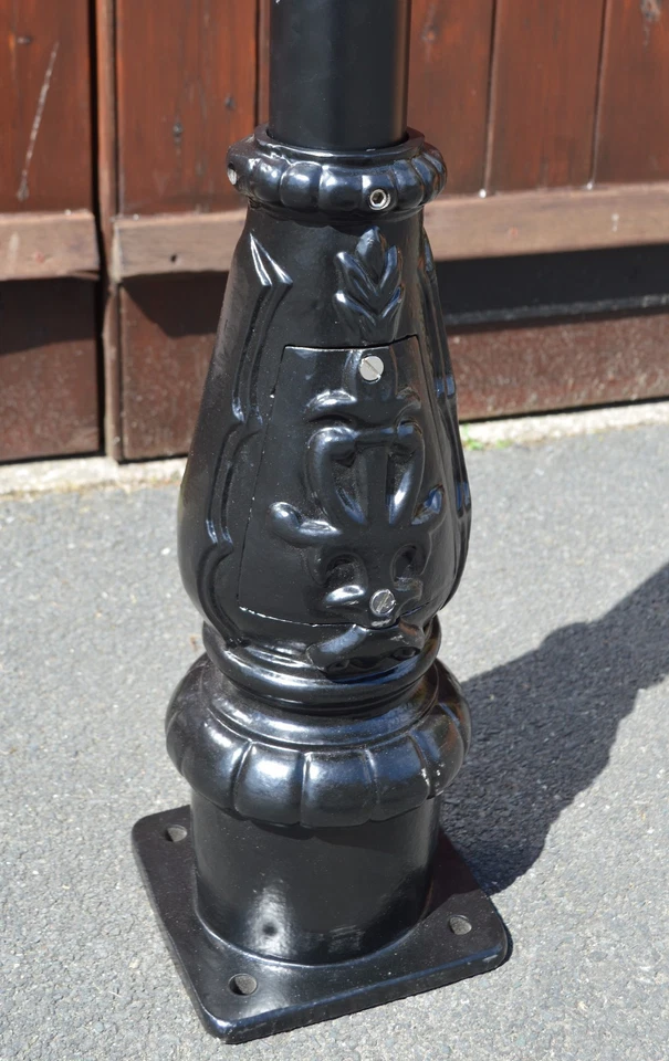 USED Ex-Display 2.2m Victorian Lamp Post Set - Image 4 of 4