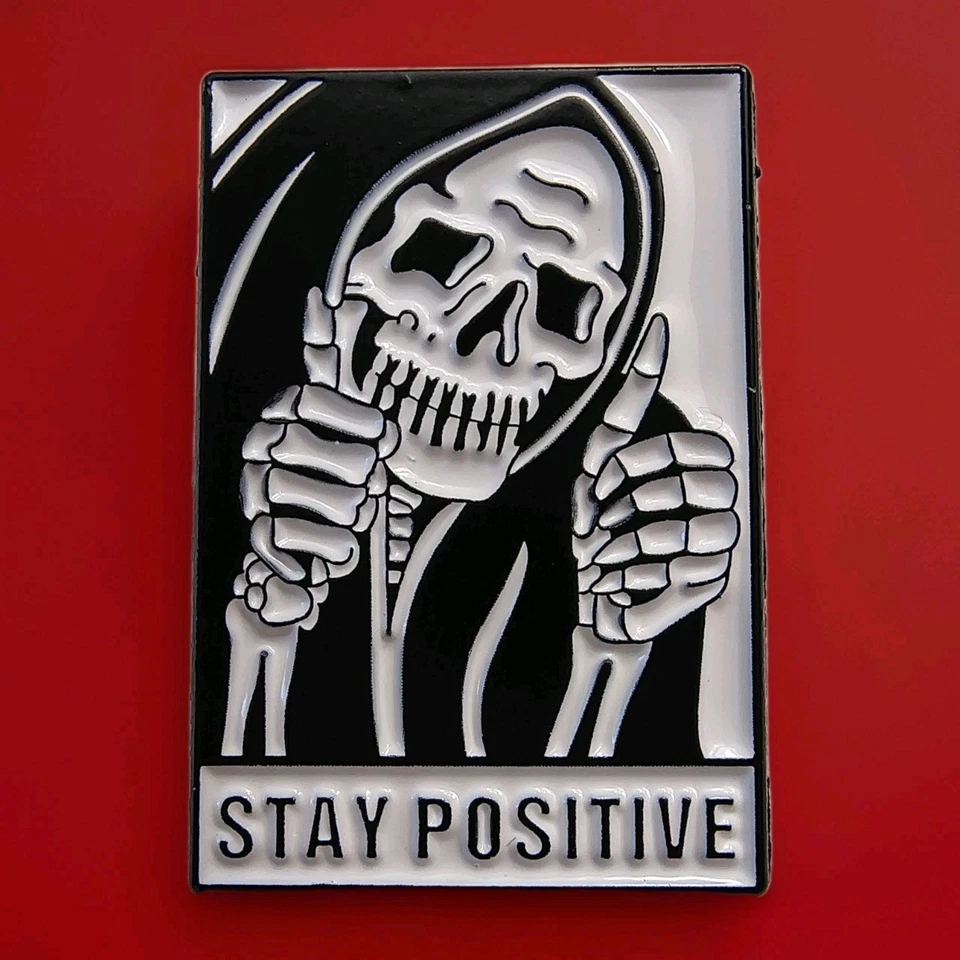 Pin de solapa esmaltada Parca gótica última respuesta mantente positivo conjunto de 3 Foto 4 de 4