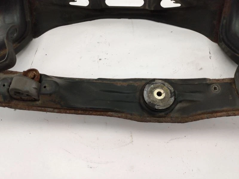 Subchasis trasero travesaño Mercedes-Benz SLK230 R170 compatible con 1997-2004 Foto 3 de 4