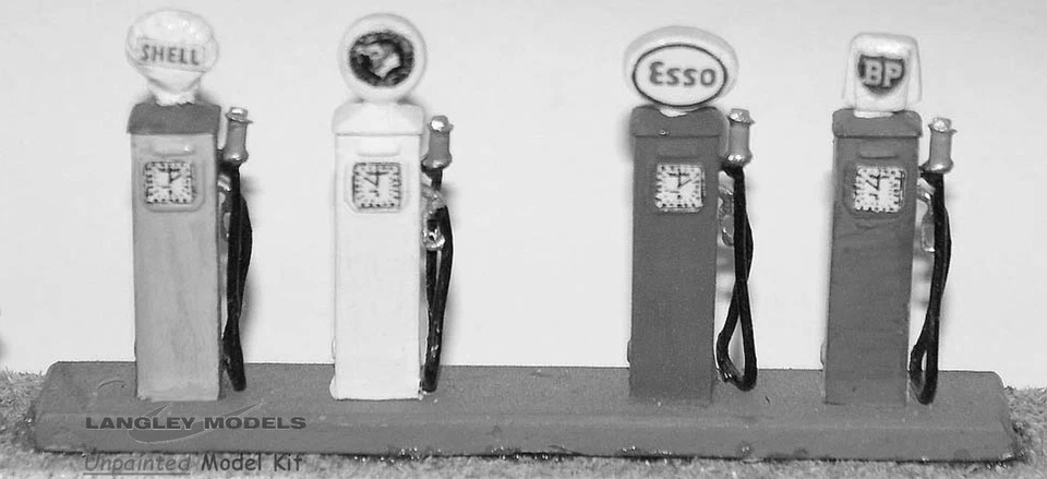4 Retro Petrol Pumps F115 UNPAINTED OO Scale Langley Models Kit 1/76 Scenery - Image 4 of 4