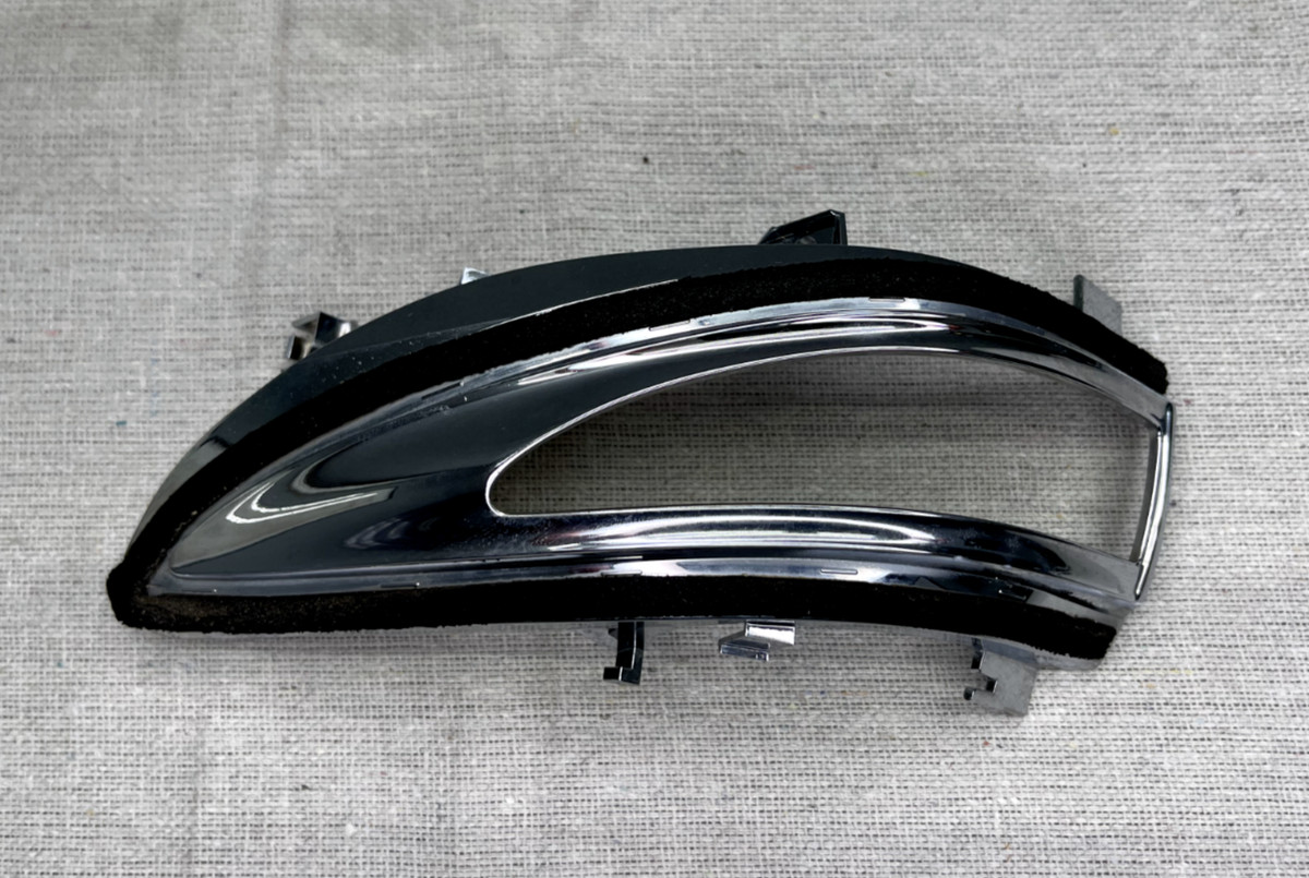 08-13 LEXUS IS250 IS350 ISC FRONT LEFT OUTER MIRROR TURN SIGNAL CHROME BRACKET