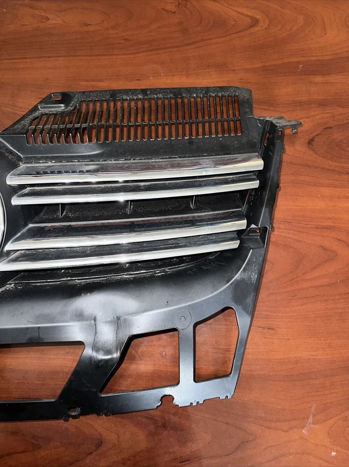 Parachoques de radiador delantero superior VW Jetta 2005 parrilla OEM Foto 4 de 4