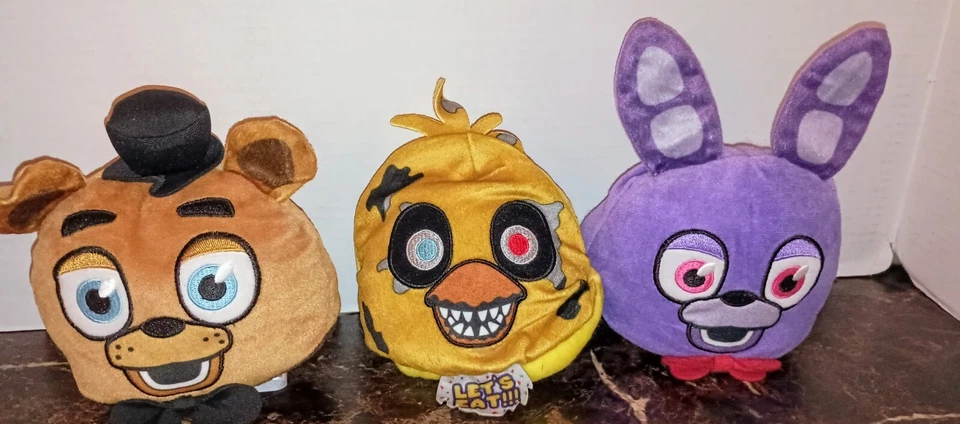 Funko Plush:{FNAF}Five Nights at Freddy's Bonnie,Chica,&Freddy 4"Reversible - Image 2 of 3