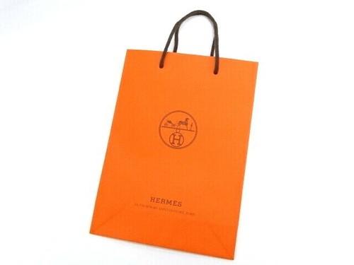Bufala su borsa Hermes in regalo per celebrazione 184esimo anniversario