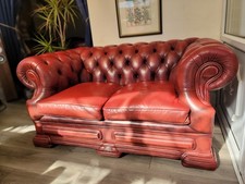 CHESTERFIELD SOFA OXBLOOD RED LEATHER 2 SEATER VINTAGE Free 🚚