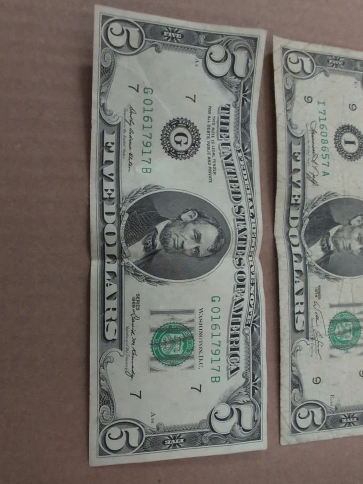 (2) Vintage Design $5 Dollar Bill Series 1969 & 1974 Old US Paper Currency - Image 2 of 4