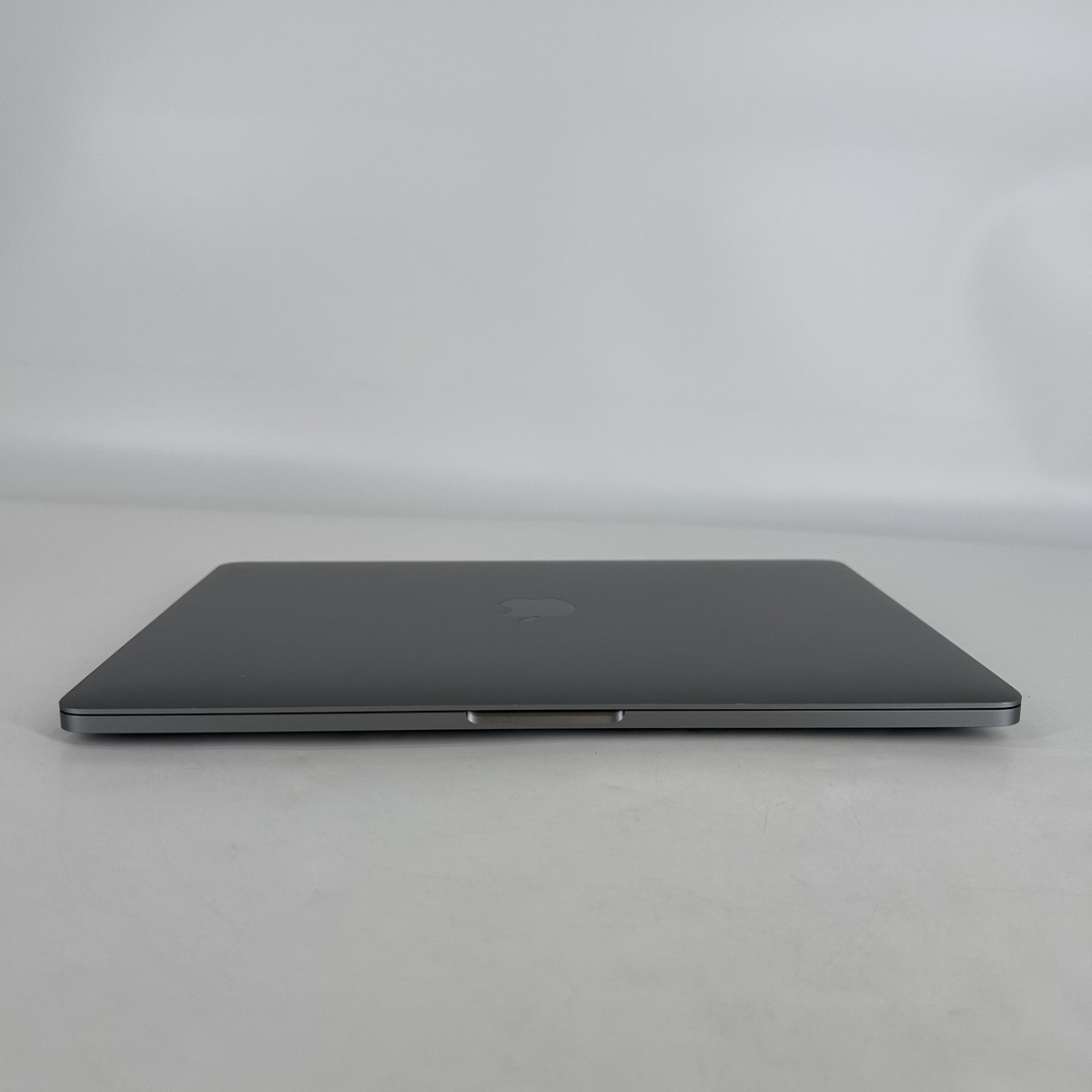 MacBook Pro 13 Gray 2020 2.0 GHz Intel Core i5 16GB 1TB SSD White