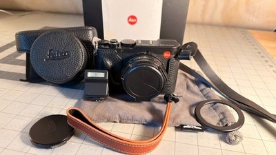 Leica D-Lux 8 Excellent Complete Kit + Genuine Leica Leather Case Box Papers