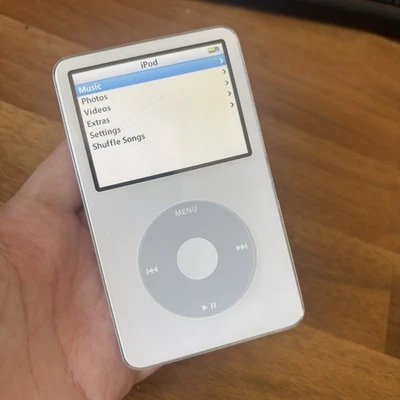 Apple iPod Classic Model A1136 5th Generation White 60GB - Thick Version FAULTY - Image 1 of 4