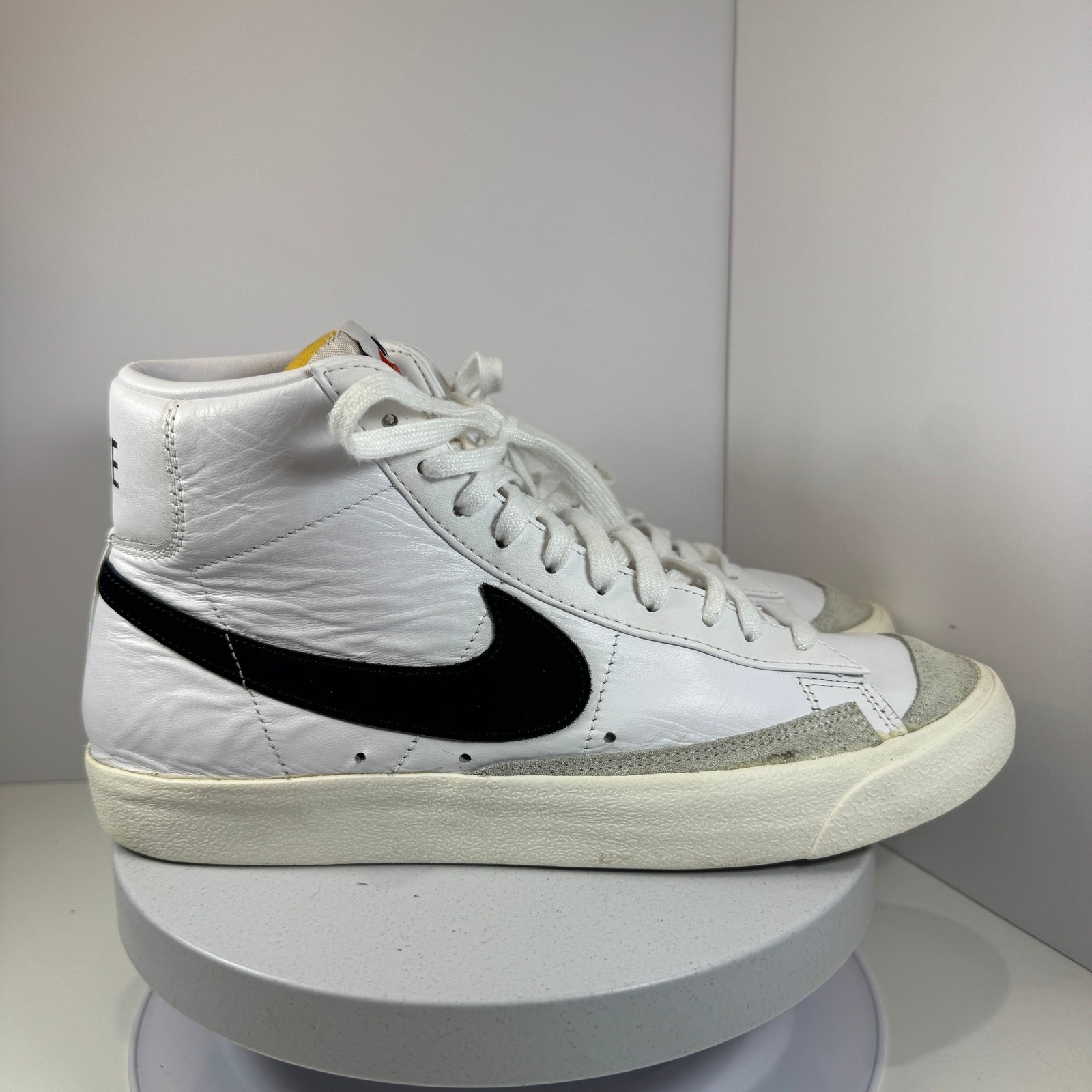 Nike Blazer Mid '77 Vintage Men's 10.5 White Black Leather Retro Sneaker thumbnail 5