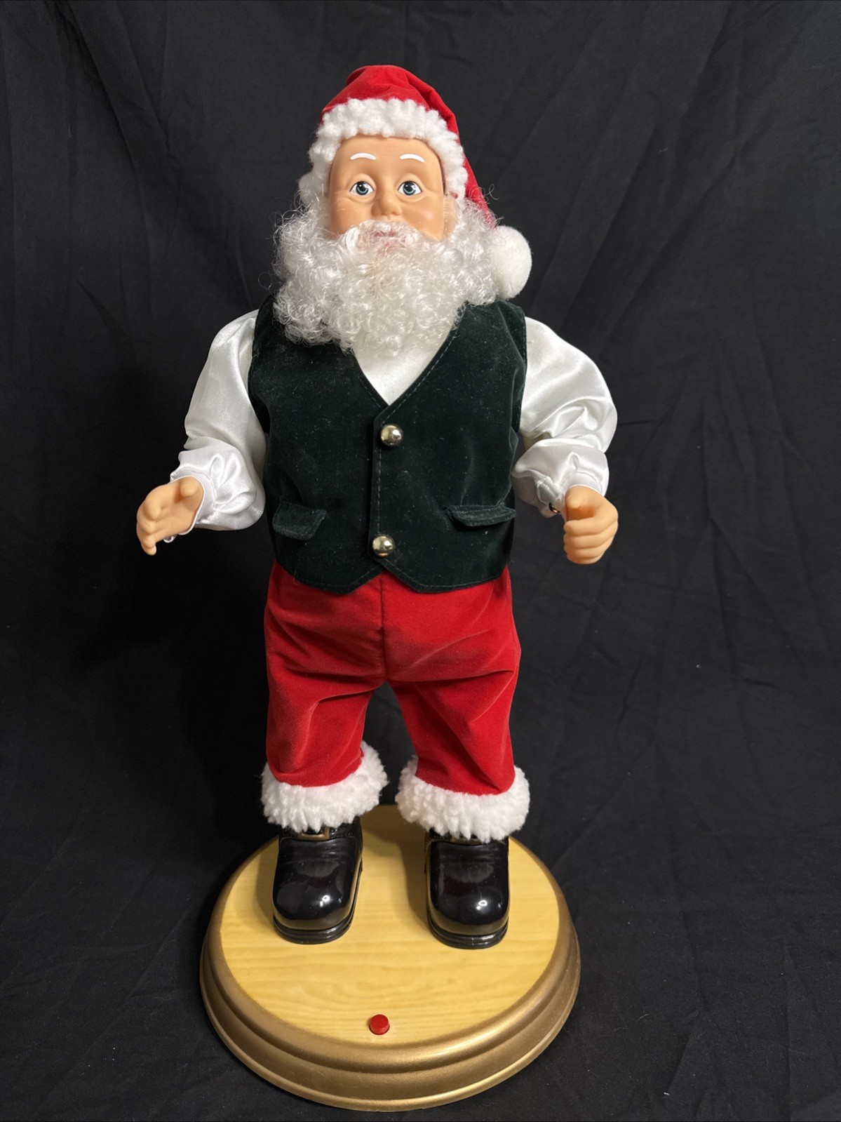 Veg Gemmy Animated Hip Swinging Santa Works Missing Glasses And Battery Cover