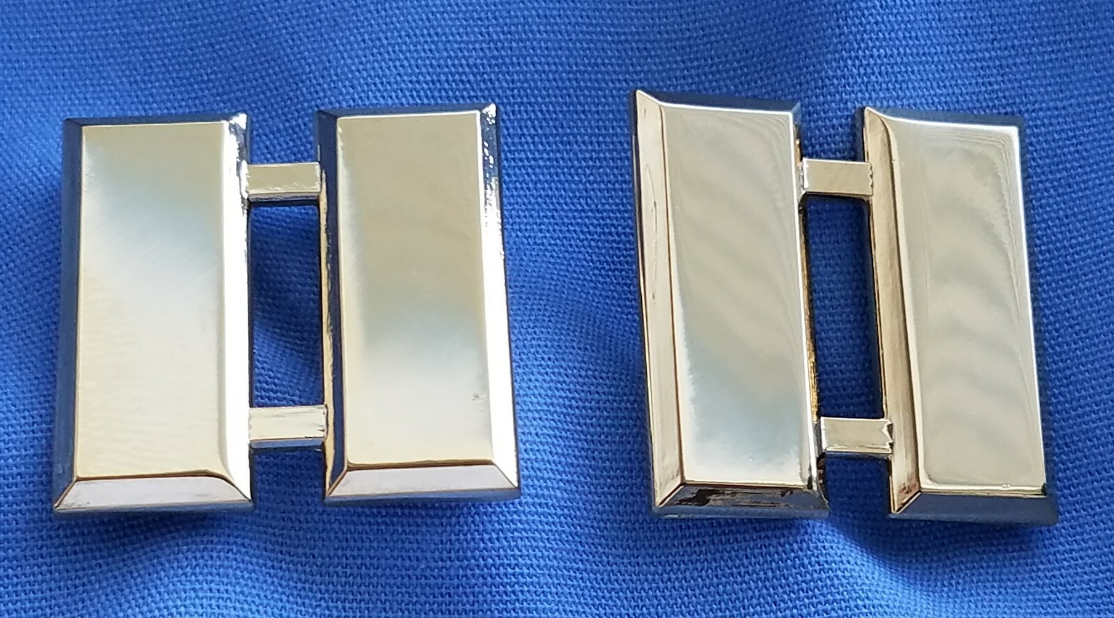 CAPTAIN INSIGNIA PINS, Item #1118- 2 Pins: Gold color plated finish, 1' Size-image