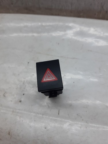 VW Polo 9N Warnblinklicht Warnblinker Schalter Taste 6Q0 920 800