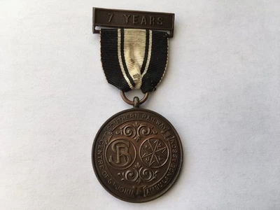 1935 VINTAGE SOUTHERN RAILWAY ST JOHNS AMBULANCE 7 YEARS SERVICE BRONZE MEDAL - Image 1 of 2