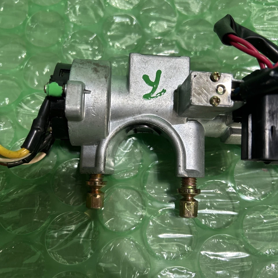 1999-2004 Land Rover Discovery  IGNITION SWITCH W/ KEY OEM - Image 4 of 4