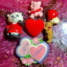 Children's vintage pins / brooches lot