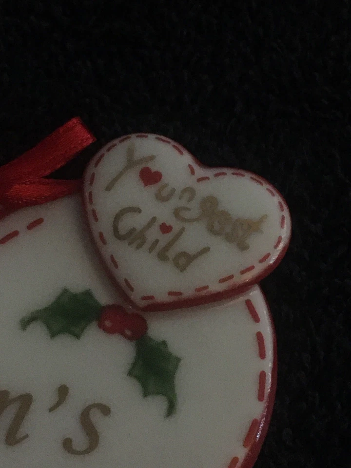 Hermoso adorno hecho de China para Avon. El niño más pequeño favorito de mamá nuevo con etiquetas Foto 3 de 4