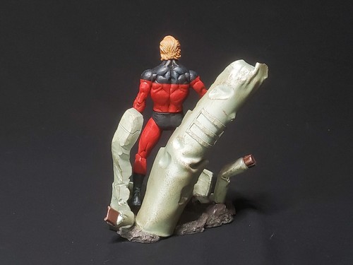 Diamond Select Toys Marvel Comics Captain Marvel Mar-Vell 7.5" Toy Figure - Picture 3 of 6