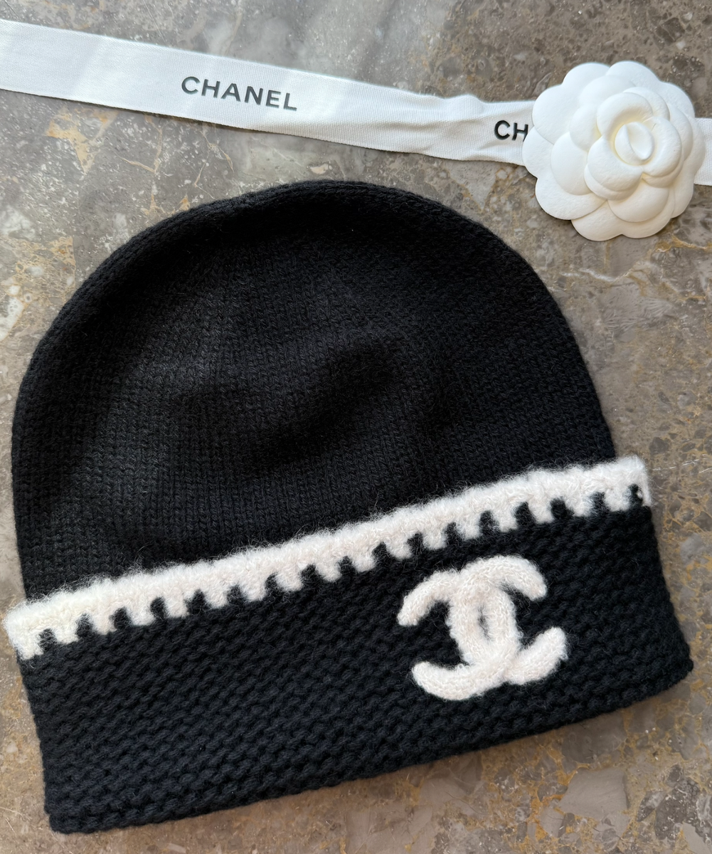 CHANEL ビーニー ブラック・ホワイト ニットキャップ - カシミヤ & ウール、ホワイト & ブラック