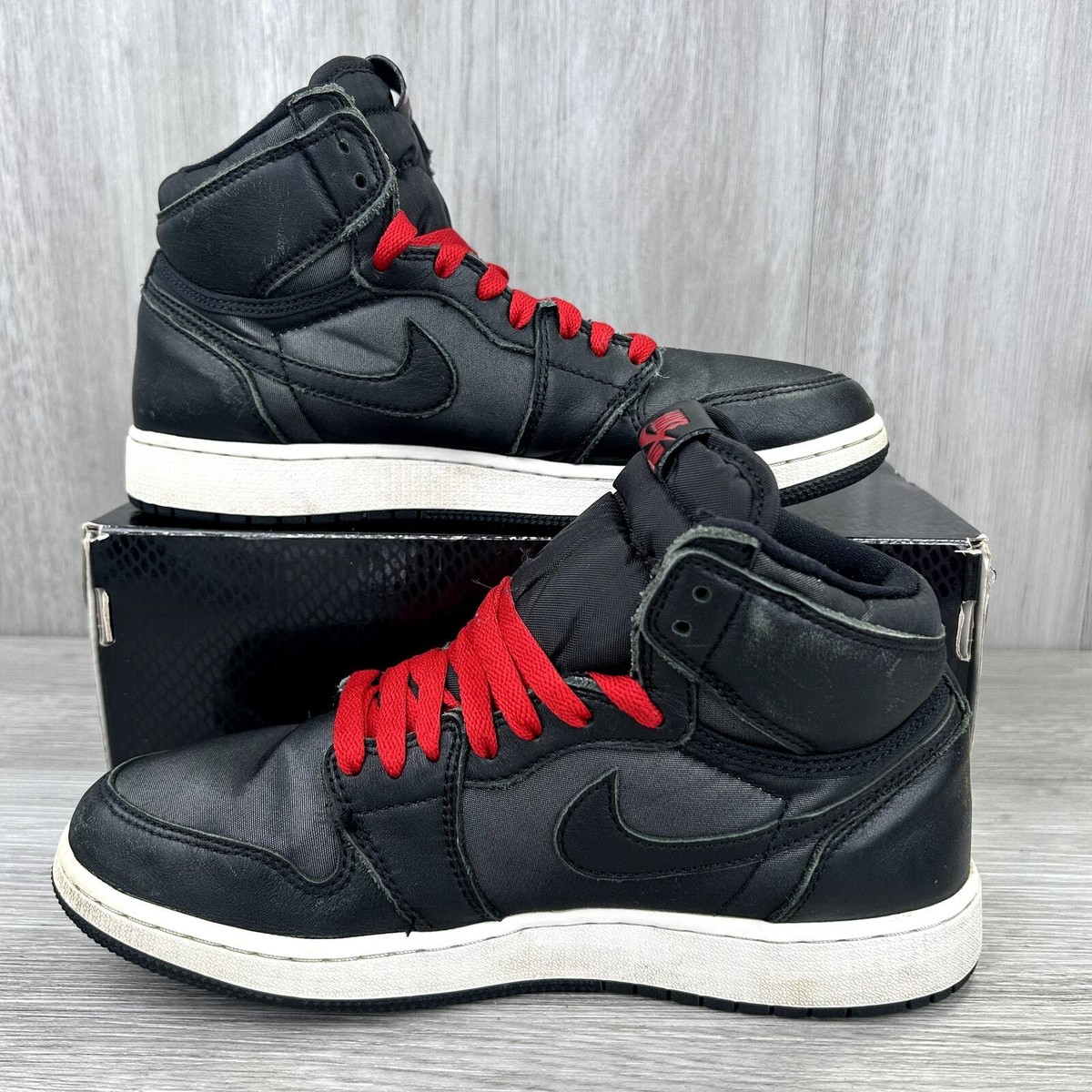Nike Air Jordan 1 Retro High Black Satin Gym Red Black Bred