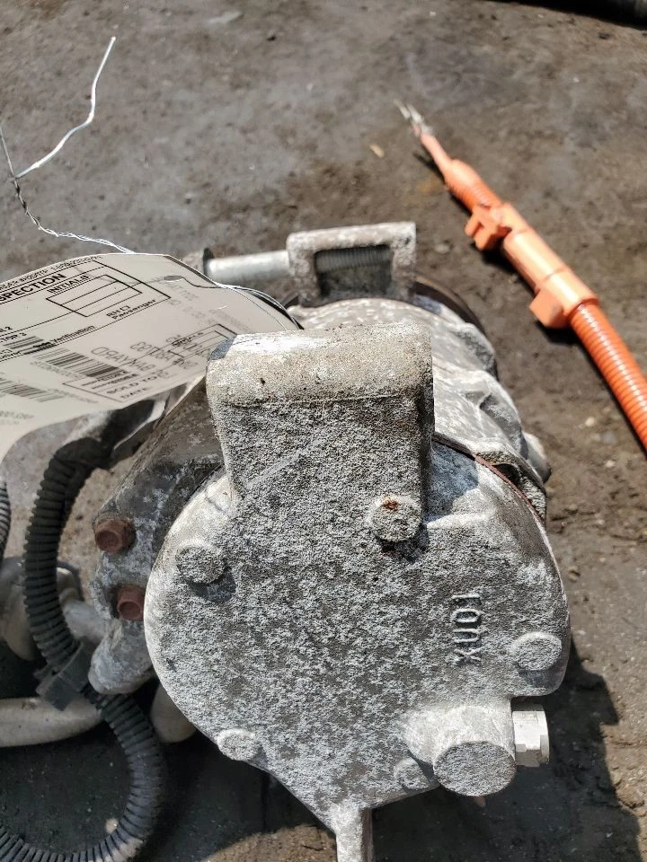 Used A/C Compressor fits: 2011 Chevrolet Tahoe  Grade C Foto 2 de 4