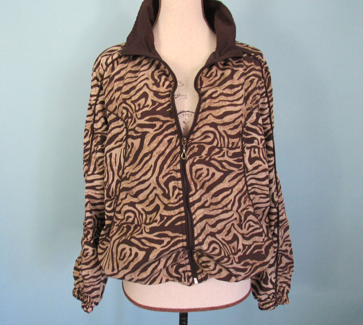 べべ Size: PL ACTIVOLOGY Zebra Print Windbreaker Jacket Brown