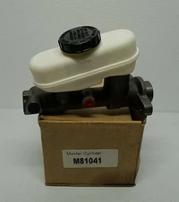 M81041 Automotive Disc Brake Master Cylinder With Reservoir MC41067