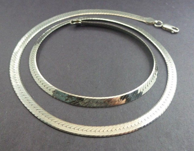 Vintage Sterling Silver Flat Herringbone Necklace 24 inches ( Italy