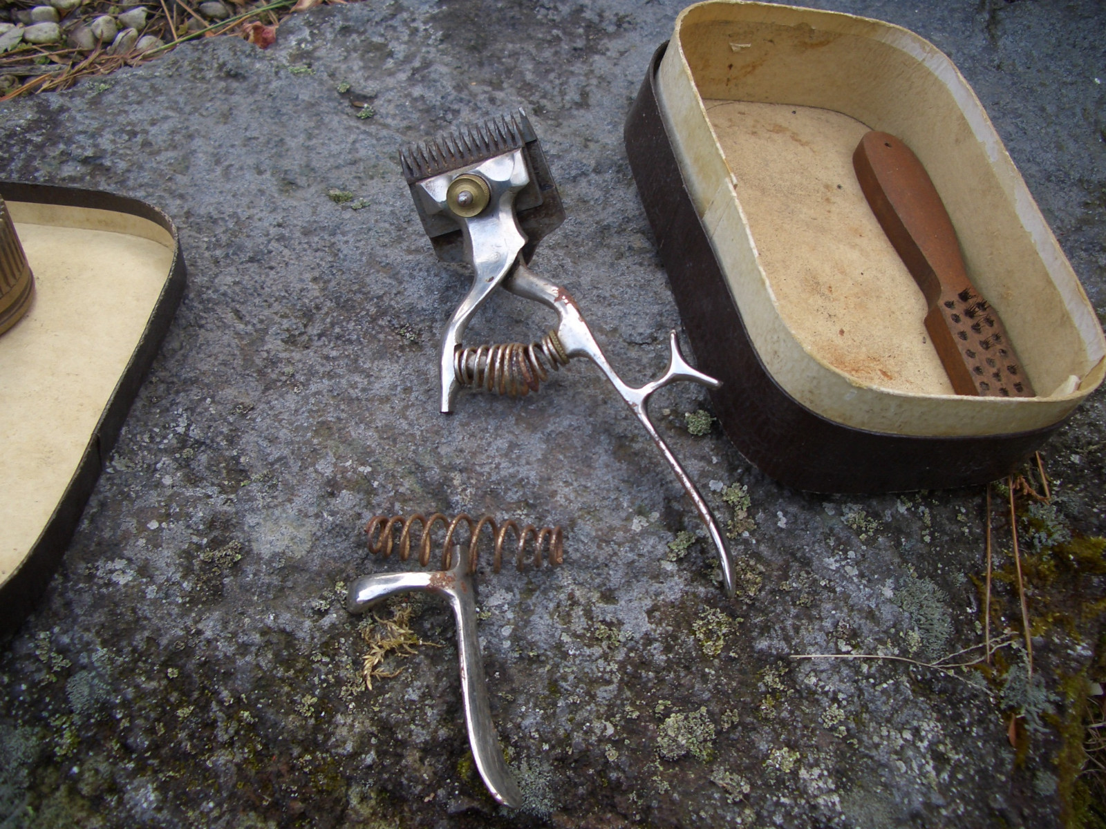 Antique Japanese paper box round comb broken clippers comb small bottle