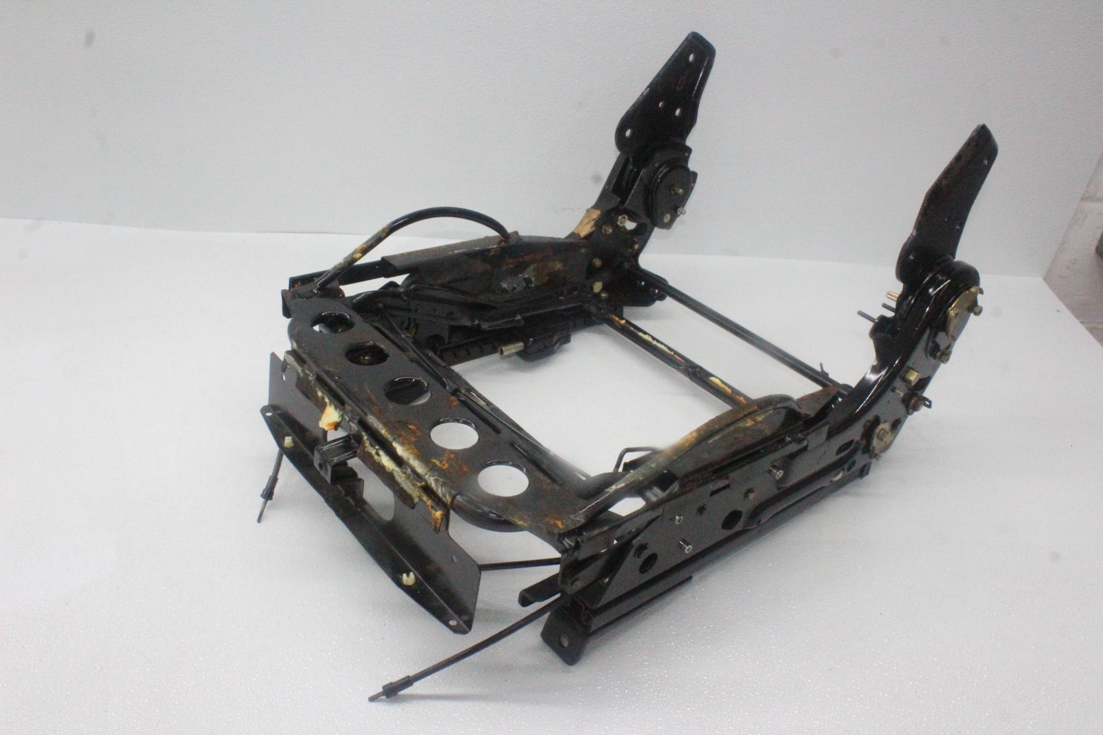 99-01 FERRARI 456 M PASSENGER LOWER BOTTOM SEAT MOUNT BASE SLIDER ADJUSTER